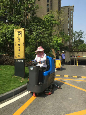 驾驶式洗地机哪个品牌好